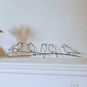 Branche d'oiseaux en fil de fer