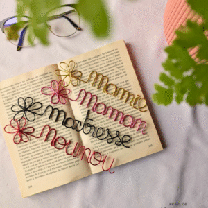 Marque page fleur pâquerette prénom mot fil de fer