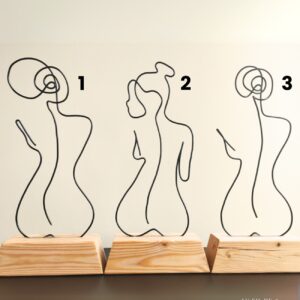 Silhouette en fil d'acier sur socle en bois