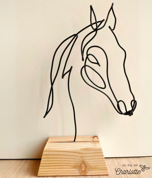 Tête de cheval sur socle