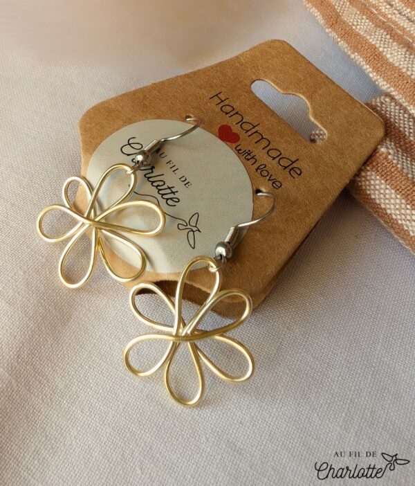 Boucle d'oreilles en fil d'acier