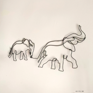 Famille d'éléphants en fil de fer