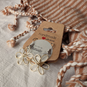 Boucles d'oreille fleur pâquerette fil de fer