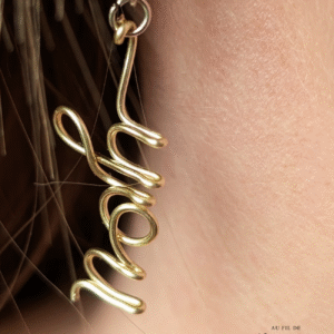 Boucle d'oreille mot prénom fil de fer