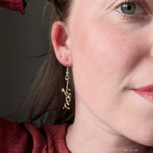 Boucle d'oreille mot prénom fil de fer