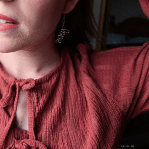 Boucle d'oreille mot prénom fil de fer