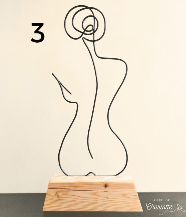 Silhouette de femme minimaliste en fil de fer