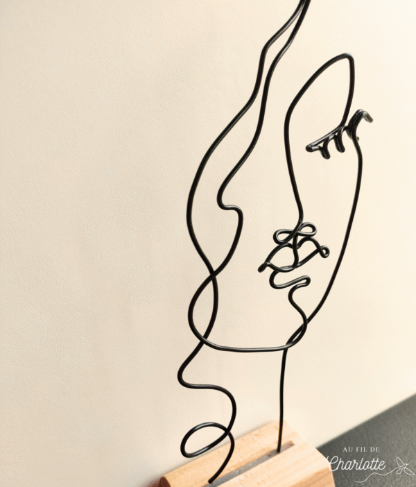Visage femme abstrait fil de fer