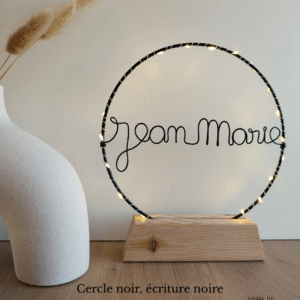 Cercle lumineux prénom famille fil de fer
