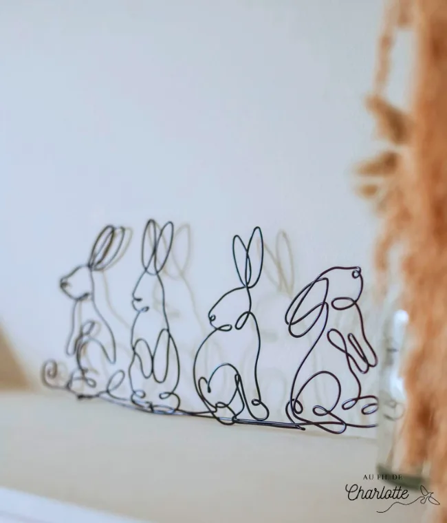 Famille lapins en fil de fer