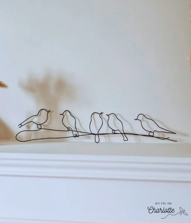 Branche d'oiseaux en fil de fer