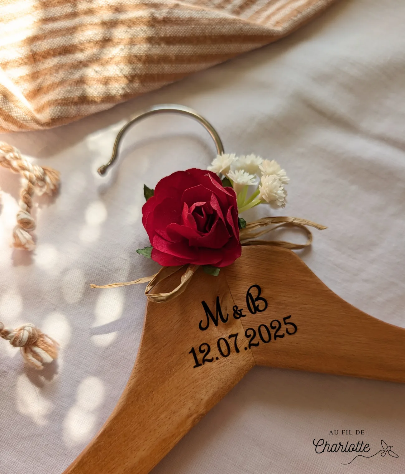 Cintre mariage date gravure sur bois