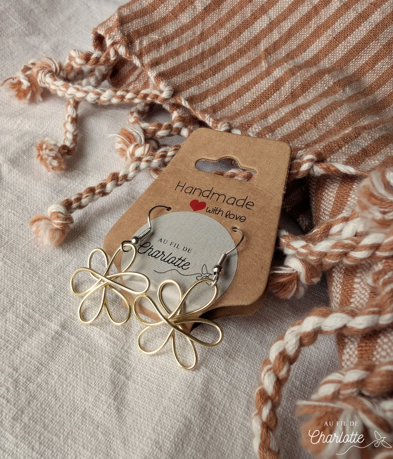 Boucles d'oreille fleur pâquerette fil de fer