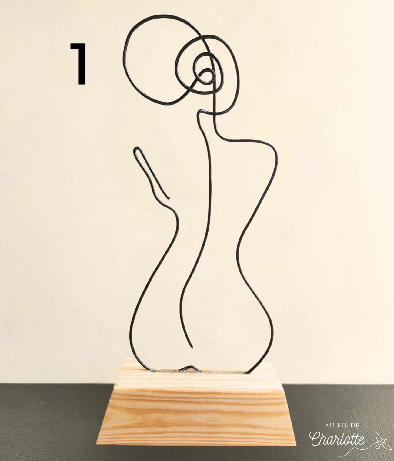 Silhouette de femme minimaliste en fil de fer