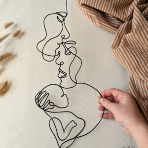 Couple avec bébé en fil de fer décoration murale
