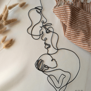 Couple avec bébé en fil de fer décoration murale