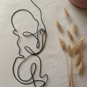 Bébé en fil de fer décoration à accrocher