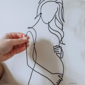 Femme enceinte en fil de fer décoration murale Femme enceinte en fil de fer décoration murale