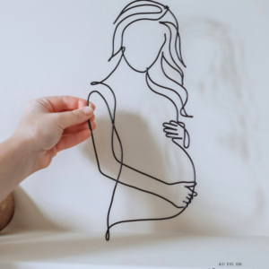 Femme enceinte en fil de fer décoration murale