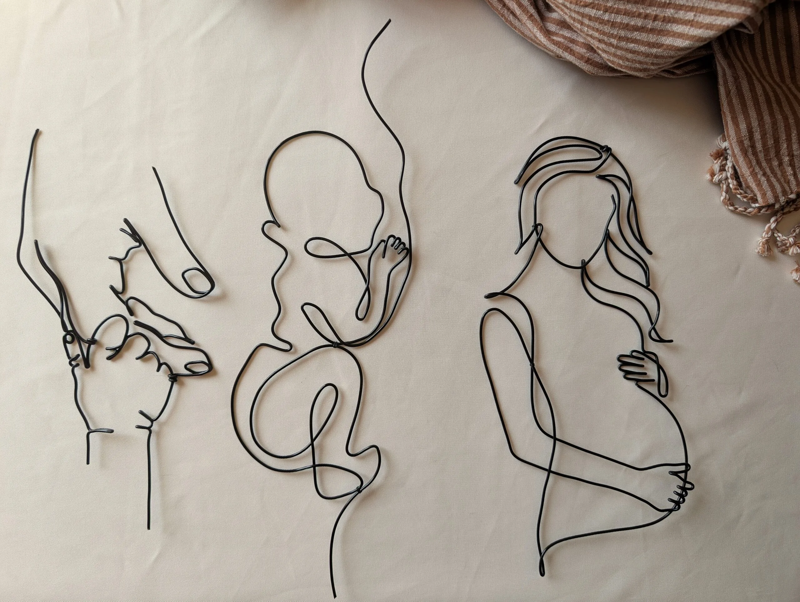 Maman et Bébé en fil d'aluminium décoration murale