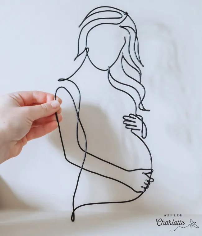 Femme enceinte en fil de fer décoration murale
