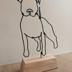 Staffordshire Bull Terrier Staffie sur socle en bois