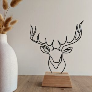 Tête de cerf sur socle en bois, déco animal de la forêt