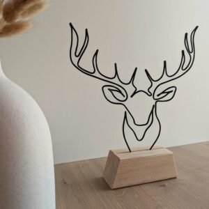 Tête de cerf sur socle en bois, déco animal de la forêt